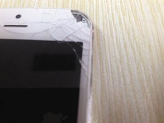 iPhone 5驚傳通話中發生螢幕爆裂意外