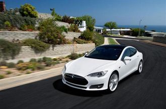 電動車失火陰影 Tesla升級充電系統因應