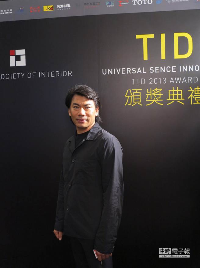 中華民國室內設計師協會理事長王玉麟表示，今年金獎作品大多具有原創性。（馮景青攝）