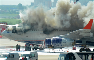 俄自製客機起火 所幸無人傷亡