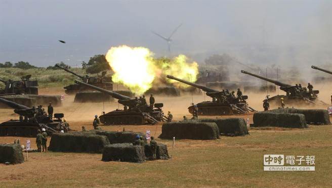 小兵不爽酒駕遭汰除，偷拍同袍「各種違紀照片」勒贖部隊30萬。(陳振堂攝)