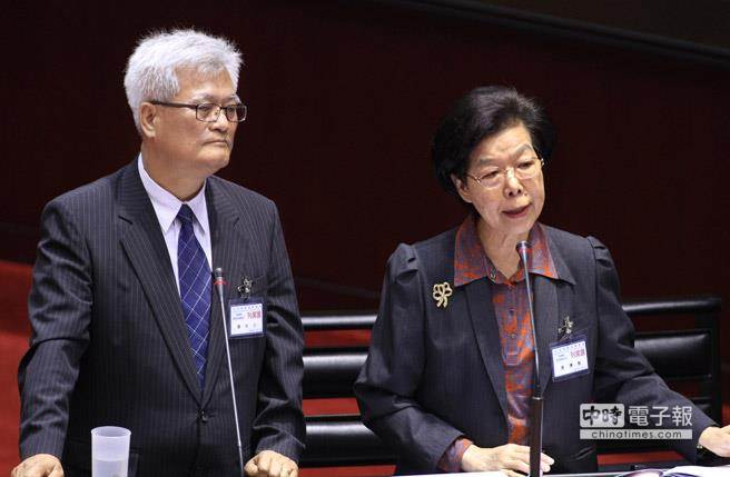 監察院院長張博雅（右）、副院長被提名人孫大川（左）資格審查，經過立法院投票確定過關。(本報系資料照片)
