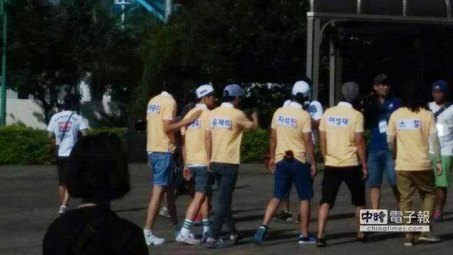 韓國超夯綜藝節目《Running Man》節目成員，旋風來台停留18小時，他們把握時間，在六福村出外景。(取材自Running Man台灣之家臉書)