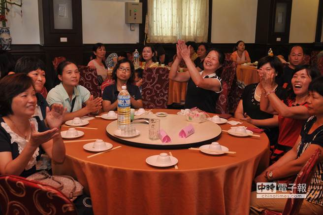 大陸配偶出席踴躍，兩岸一家親。（李金生攝）