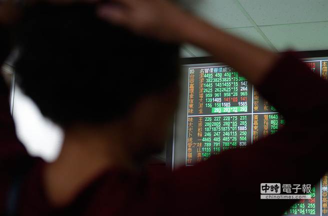 本月台股氣氛低迷。（方濬哲攝）