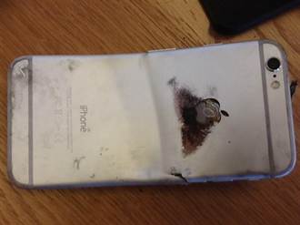 iPhone 6再爆「燒毀門」！車禍男腿二度灼傷