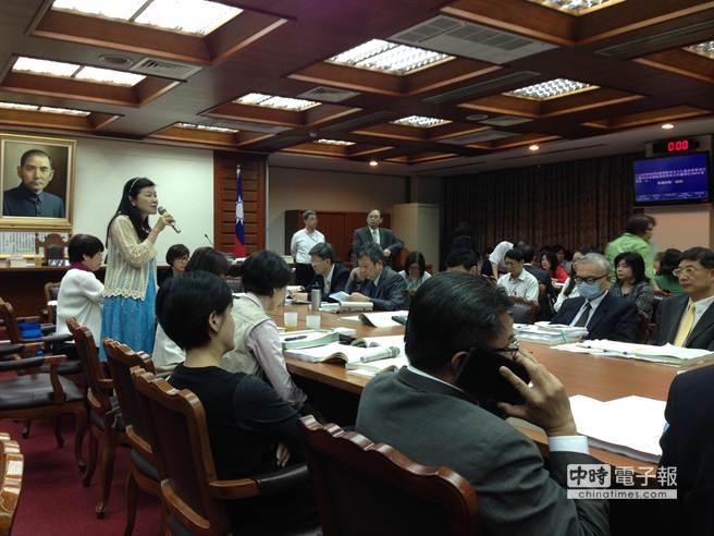 藍綠立委今在立法院為本土語言政策吵翻天。（洪欣慈攝）