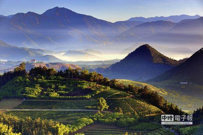 貓囒山緊依日月潭畔，沿線風光明媚。（圖片摘自觀光局網站）