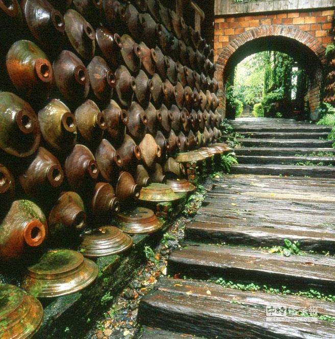 水里蛇窯是臺灣現有最古老、最具傳統鄉土文化的柴燒窯。（圖片摘自觀光局網站）