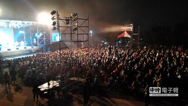 玉山星空音樂會，吸引3000民眾上山聆賞。（廖志晃攝）