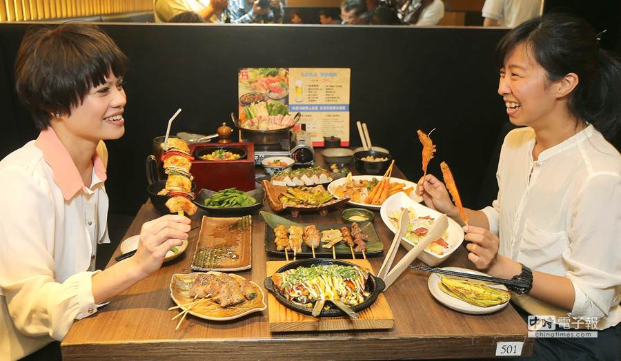 日本知名連鎖日本料理餐廳-居食屋「和民」，於今年春季起只在高雄地區的漢神巨蛋及五福2家分店，推出全海外唯一的吃到飽料理，每人只要599元起。(謝明祚攝)