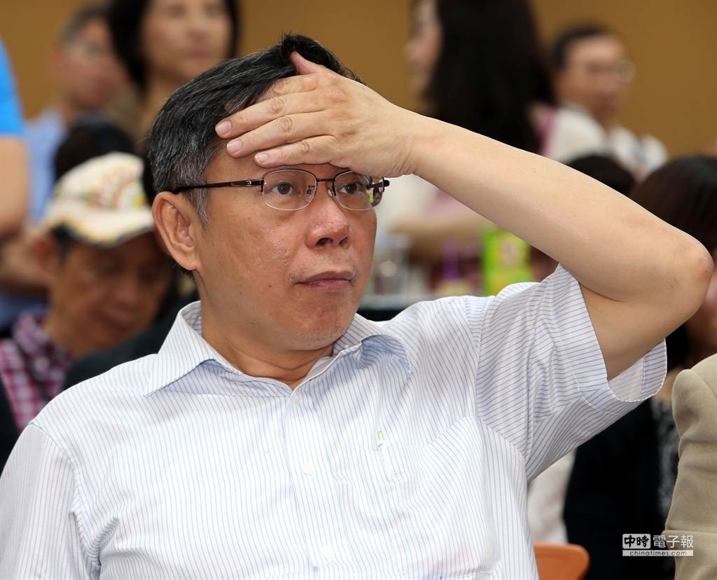 台北市長柯文哲出席對於市府顧問洪智坤洩密一事，再次說明找工作不是很容易，再給他一次機會。（王英豪攝）