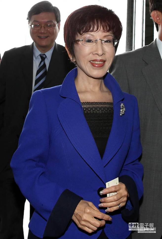 國民黨總統初選黨員連署查核結果出爐，前衛生署長楊志良確定未過連署門檻，洪秀柱表示，將請楊志良擔任最高顧問，「他的力量加上我的，比較容易衝破民調30%門檻」。（王英豪攝）