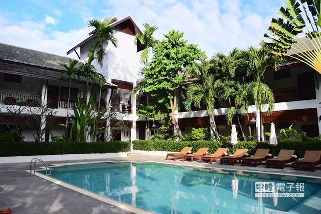 訂房網的設施簡介中，會註明該飯店是否提供游泳池、餐廳、健身房等設施。（田欣雲攝）