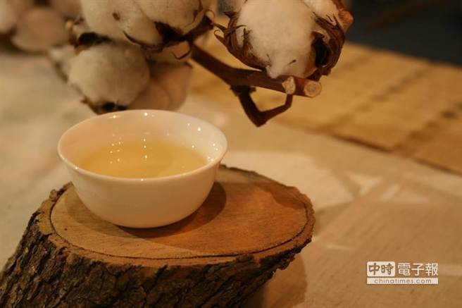 南投優等青山茶與「茶間 - 茶飲革命：為每個人而生的台灣茶」合作，將推出茶葉與冷泡茶包。（張寧恬提供）