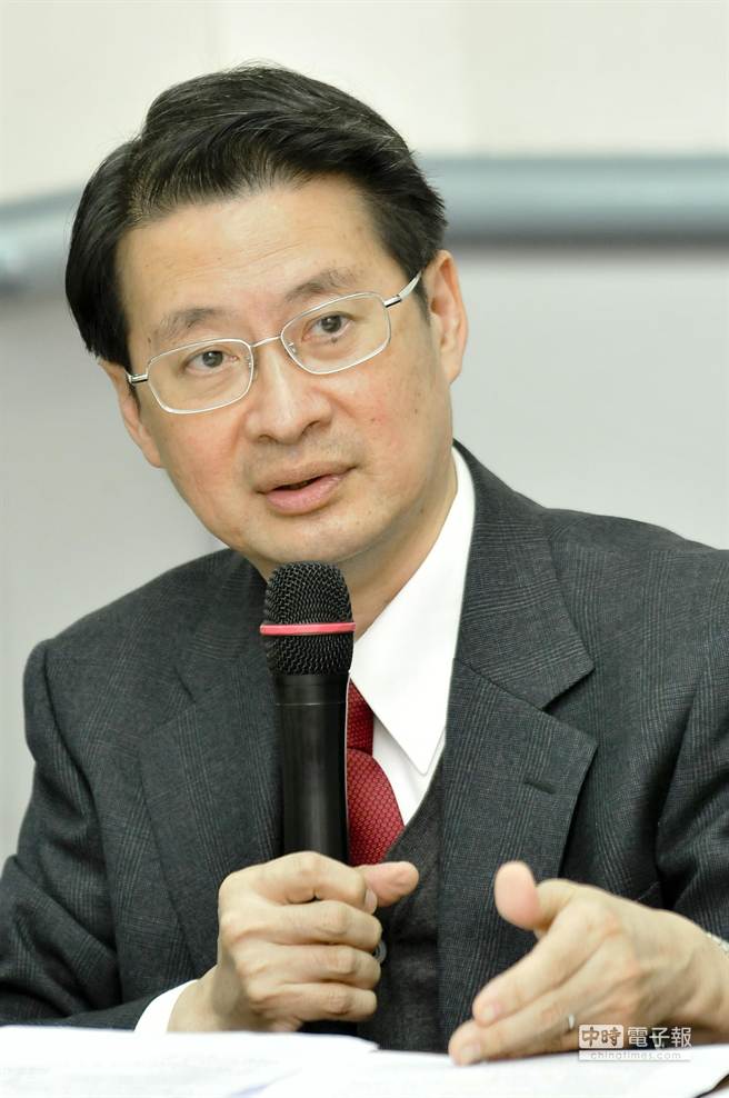 中研院政治所特聘研究員吳玉山今（5）日表示，過去支持馬的經濟選民在2016大選投票可能轉向。（本報系資料照片，鄧博仁攝）