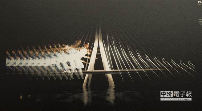  新的淡江大橋設計，是以雲門舞集舞者的舞蹈動作，為設計概念。（鄭任南翻攝）