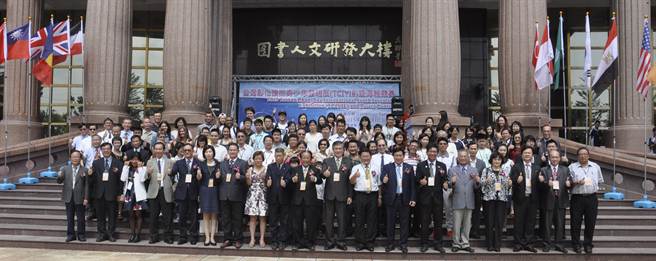 建國科大舉辦台灣彰化青少年發明展，吸引來自世界各國學子參與。（吳敏菁攝）
