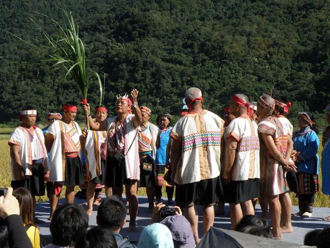 布農族人舉辦收穫祭。（楊漢聲翻攝）