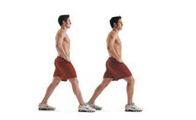 2. 臀部力推（图／全球健身中心）