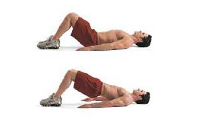 1. 臀部拱桥（图／全球健身中心）