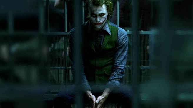 「小丑」希斯萊傑（圖／華納兄弟影業《黑暗騎士》）