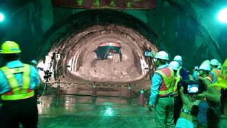 開挖1944天 花東鐵路新自強隧道 成功貫通