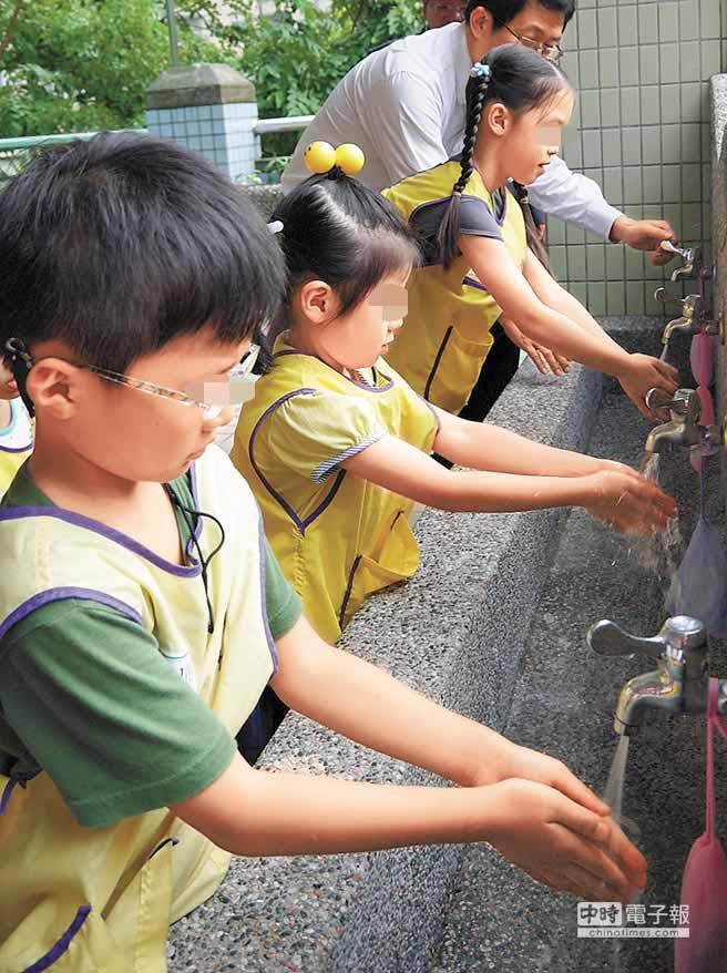 國內出現新威脅D68型腸病毒，衛生單位呼籲家長與學校要教導孩子勤洗手。（本報資料照片）