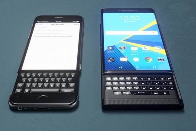 iPhone 6K(左)、BlackBerry Priv(右)就像兄弟機。(圖片來源：CURVED/labs)