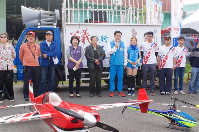 飛行運動總會挺吳育仁安心堤旁炫技 政治 中時