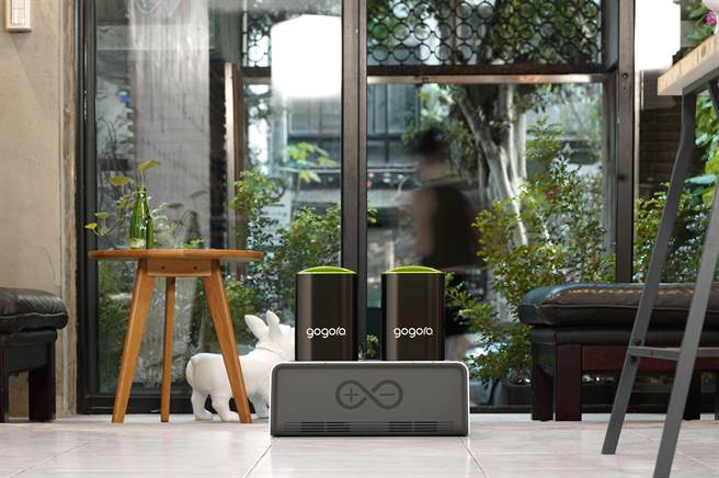 消費者與商家可透過 Gogoro OPEN 共享計劃申請GoCharger智慧電池座，與車主共享綠色能源平台。(圖／業者提供)