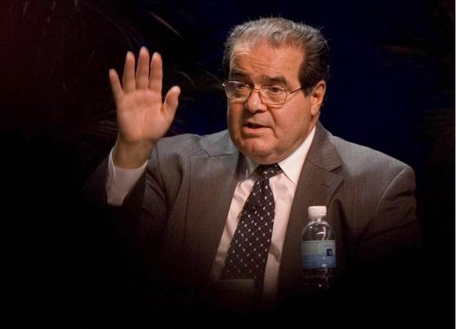 2006年10月15日，安東寧‧斯卡利亞（Antonin Scalia）在華盛頓，美國公民自由聯盟會員代表大會發表談話。(圖/美聯社)