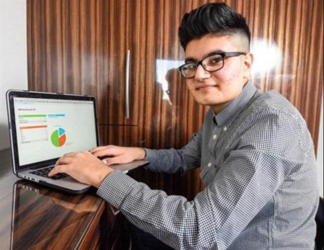 英国青年Mohammed Ali在12岁时写了自己的第一个游戏，赚进了超过3万英镑的财富。(取自mercury press)