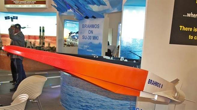 2013年莫斯科軍備展展出的布拉莫斯2型飛彈可能是鋯石飛彈的前身(圖/海軍消息網)