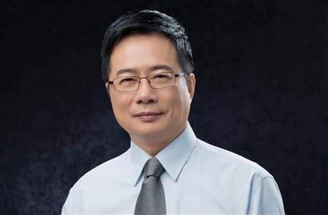 蔡正元讽绿委昔日反美牛进口还霸站议场，现在怎么都龟缩起来了？(翻摄自蔡正元脸书)