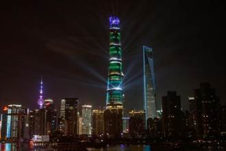 上海中心大廈分步試營運 電梯速度超越101