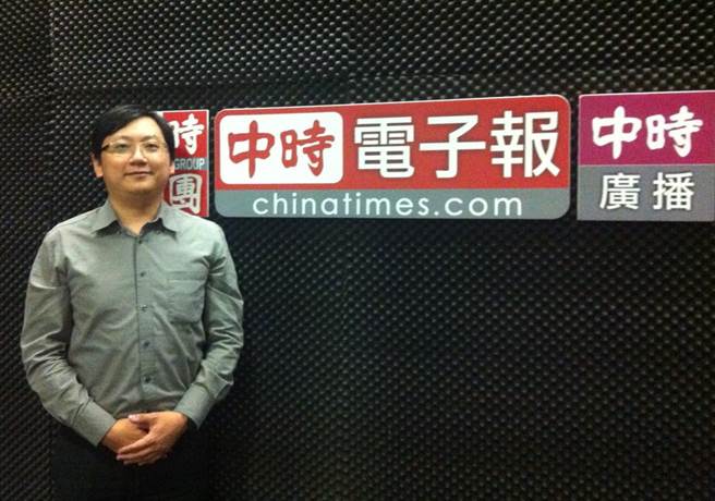 威律法律事务所周逸滨律师，现任台湾能源法学会理事、证券暨期货发展基金会讲师、台湾金融研训院兼任讲师、中华民国内部稽核协会兼任讲师、新北市政府教育局外聘讲师等。（邓立仁摄）