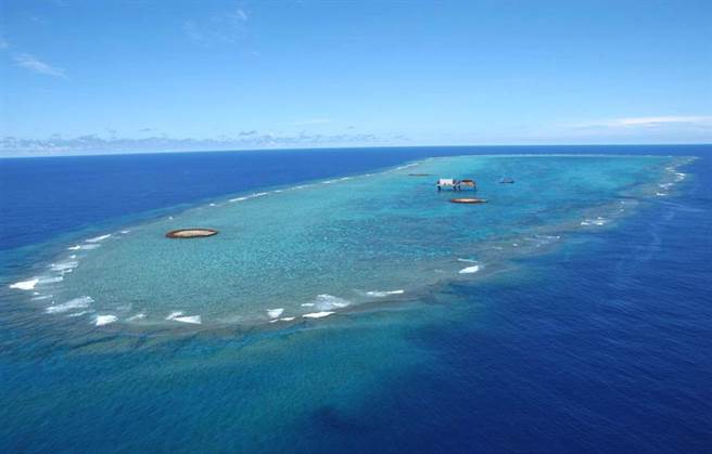 圖為日本國土交通省網站內有關沖之鳥礁的影像。（取自日本國土交通省網站）