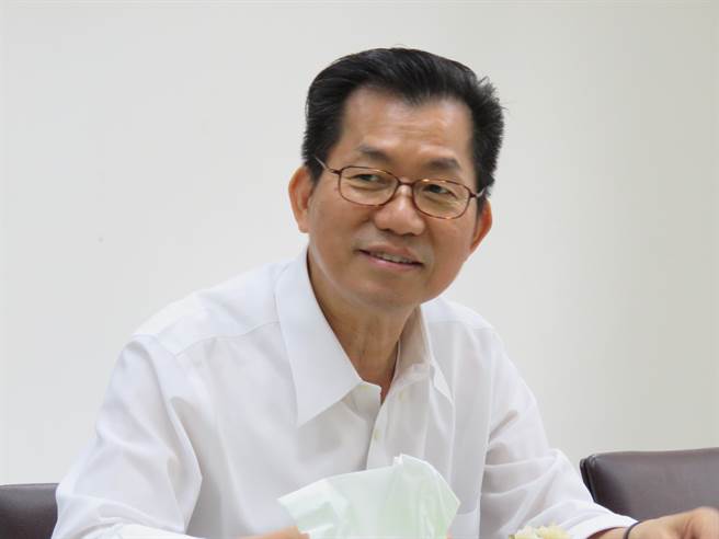 環保署長李應元今天表態，反對進口廢五金。（許瀚分攝）