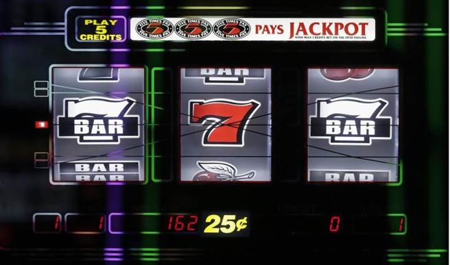 这套「照我的方法玩」系统，让玩吃角子老虎机的赌客在玩之前就设置好赌资上限，以控制预算。(图:美联社)