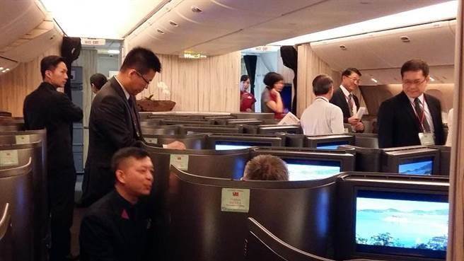 總統專機，桃園機場唯一起飛的華航班機。(崔慈悌攝)