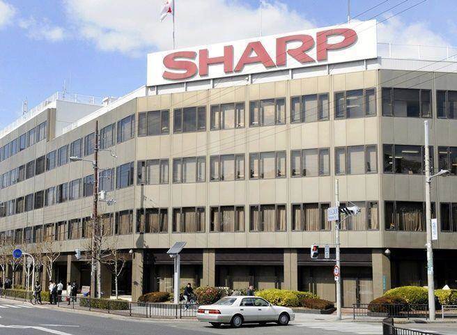 中國審查尚未完成，鴻海、夏普未如預期於6月完婚。（美聯社）