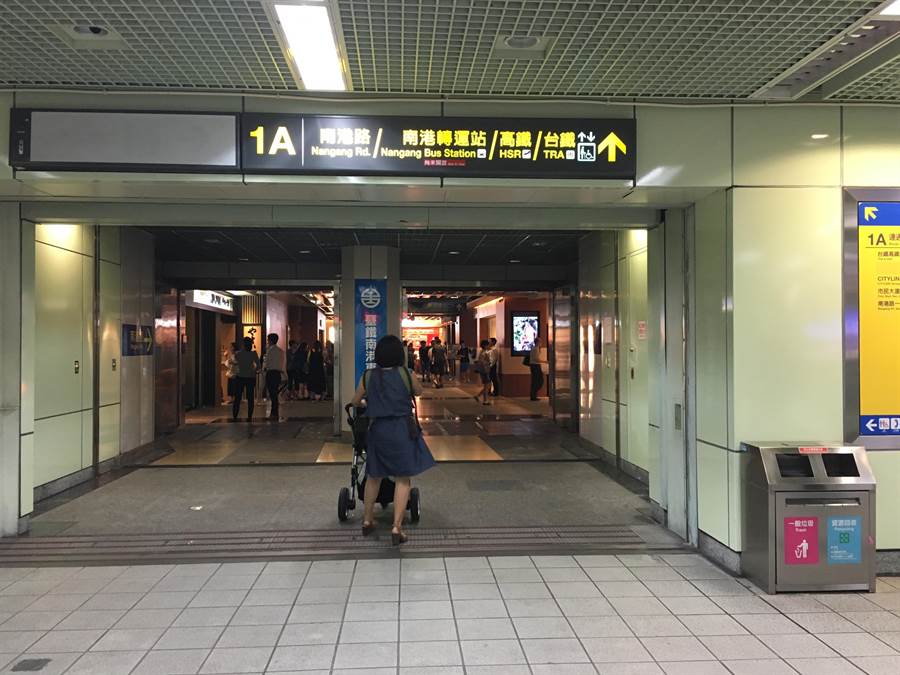 Global mall南港車站試營運 美食街爆人潮 生活 中時