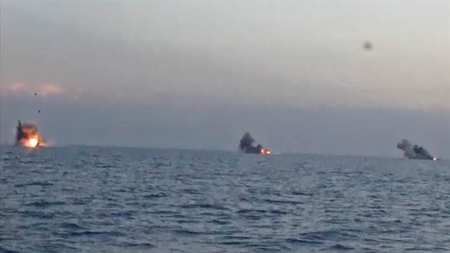 美國海軍6月17日在大西洋海域，測試將安裝於濱海戰鬥艦的海上版「長弓地獄火」飛彈。（圖/美國海軍）