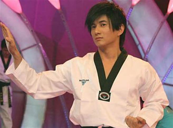 吳奇隆也曾在綜藝節目當中表演柔道。（圖／取自網路）