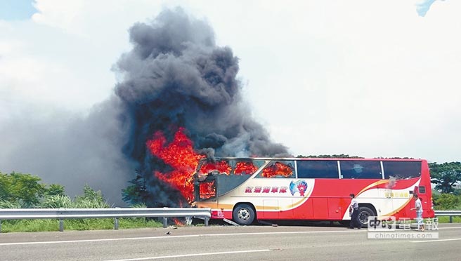 7月19日，陸客遊覽車發生火燒車意外，造成26人死亡。（本報系資料照片）