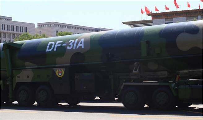圖為中國展示東風－31A洲際飛彈的資料照。（圖/網路）
