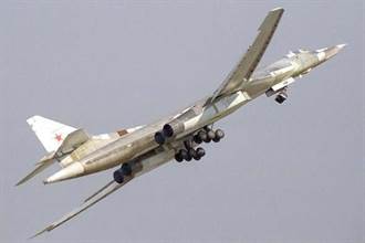 俄圖-160轟炸機闖進歐洲 遭多國攔截