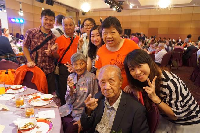 結婚當天才知對方模樣 鍾明進與妻攜手走72年 生活 中時