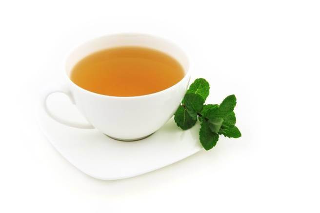 綠茶可以加速新陳代謝，而且現在多數的燃脂補給品裡都含有綠茶的成分，如果健康的生活方式搭配上喝綠茶一起，就能夠有效減脂。圖片來源：健康365